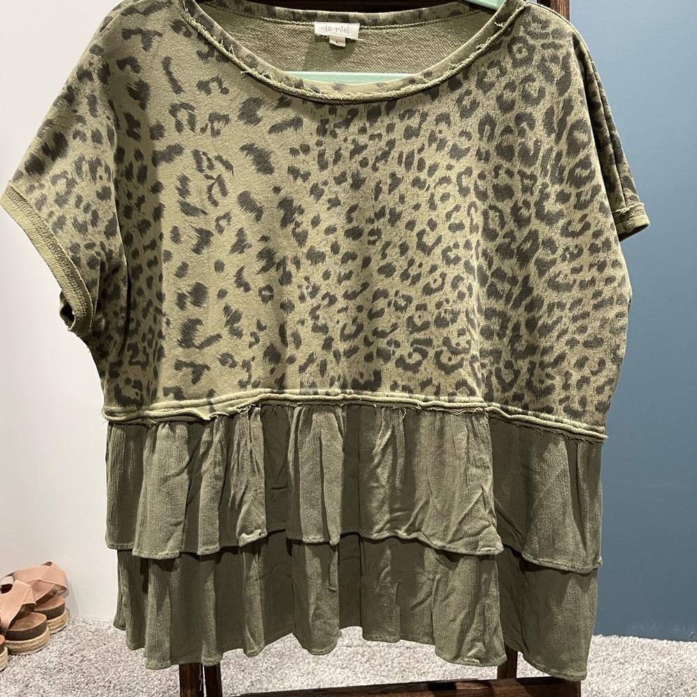 Cheetah/ruffle top